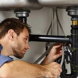 My Pipe Just Burst at Midnight — How I Found a 24 Hour Plumber Near Me (U.S. Guide)